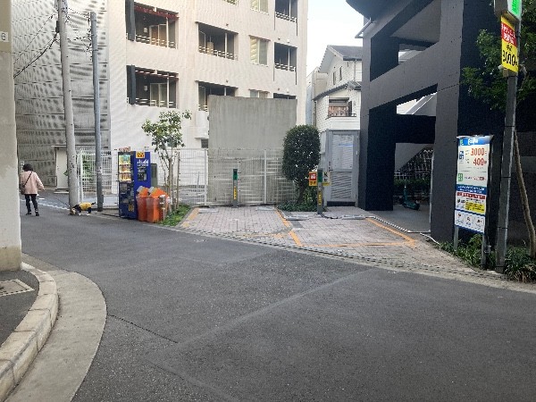 エコロパーク グランドコンシェルジュ広尾駐車場 の写真 1