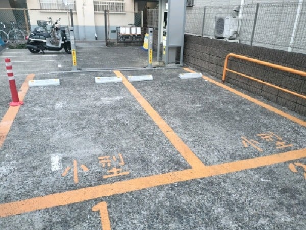 エコロパーク 高田馬場ローヤルコーポ駐車場 の写真 2