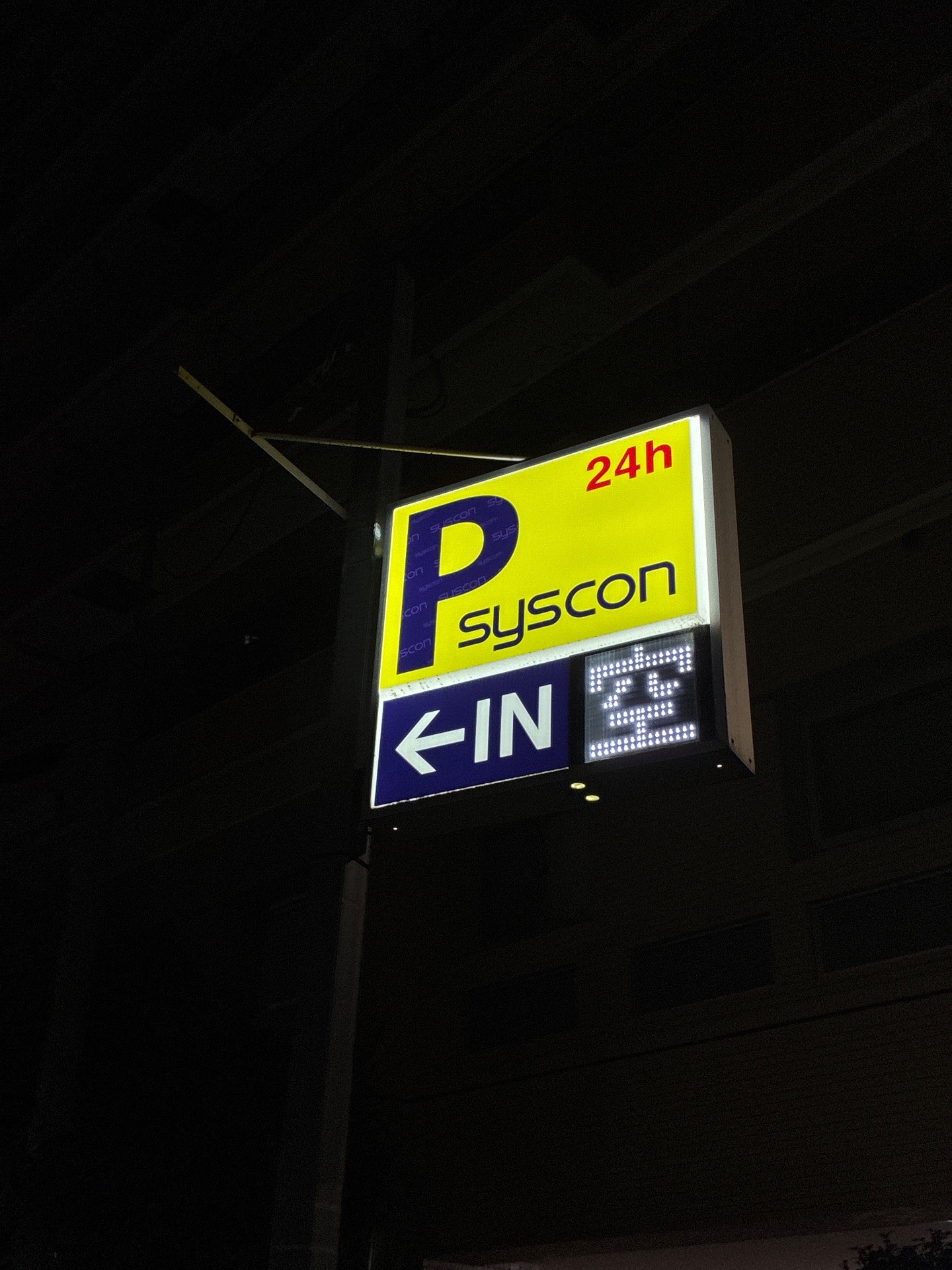 シスコンパーク西新宿4丁目 の写真 4