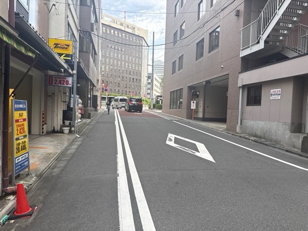 タイムズ新富町駅前 の写真 1