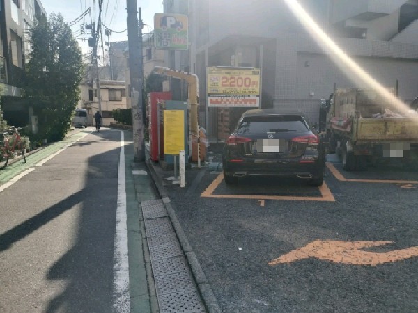 パートナ神宮前5丁目パーキング の写真 1
