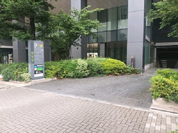 東京スクエアガーデンパーキング の写真 1