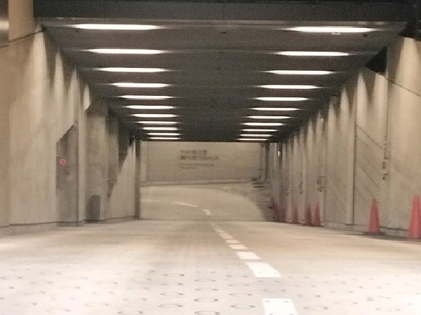 東京スクエアガーデンパーキング の写真 2