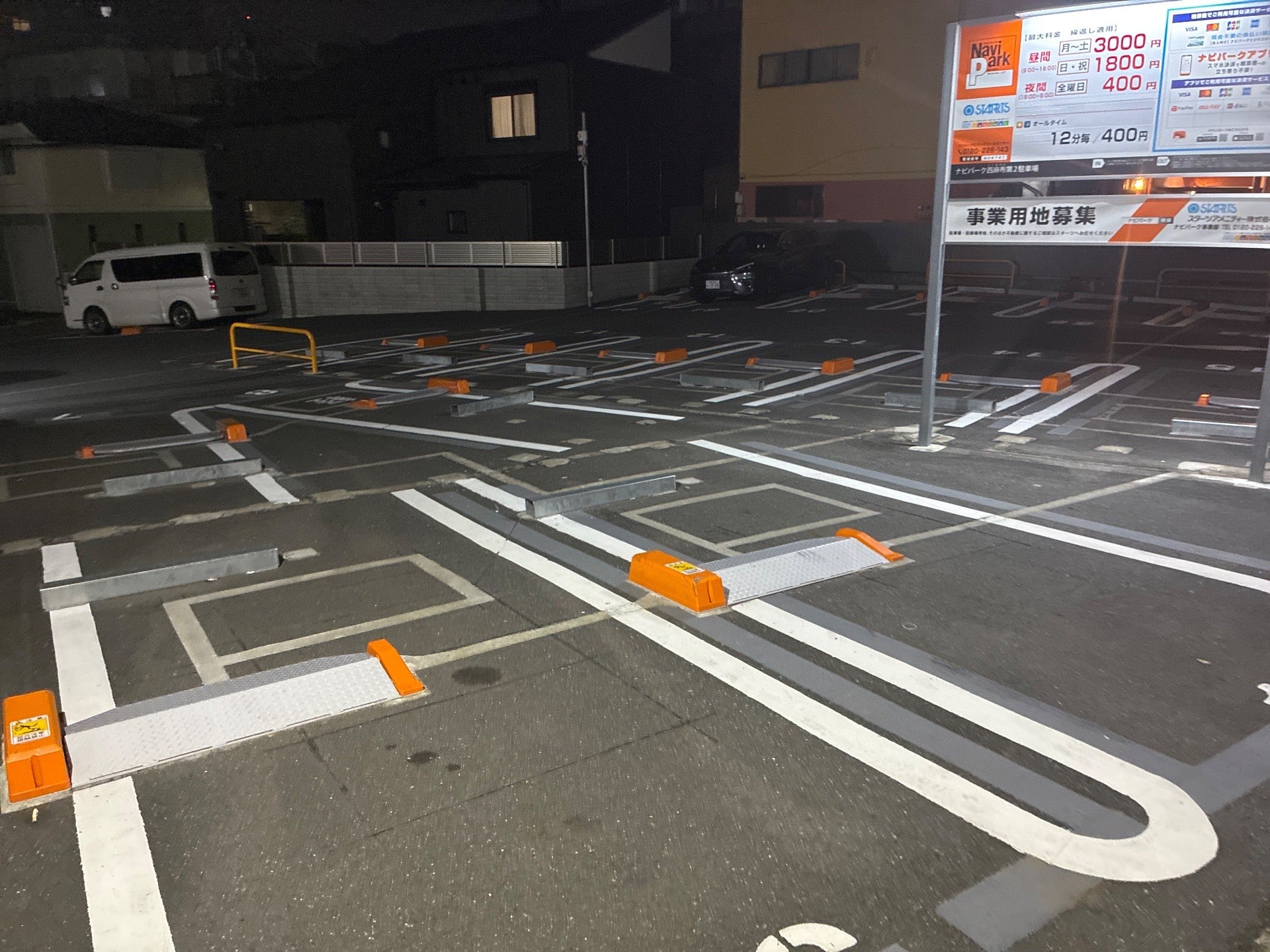 ナビパーク西麻布第2駐車場 の写真 2
