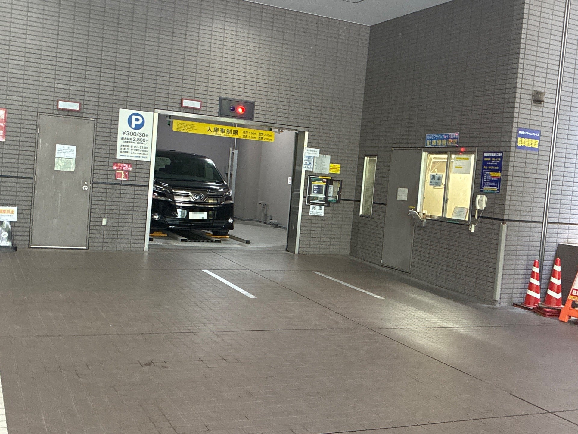 神谷町プライムプレイス駐車場 の写真 2