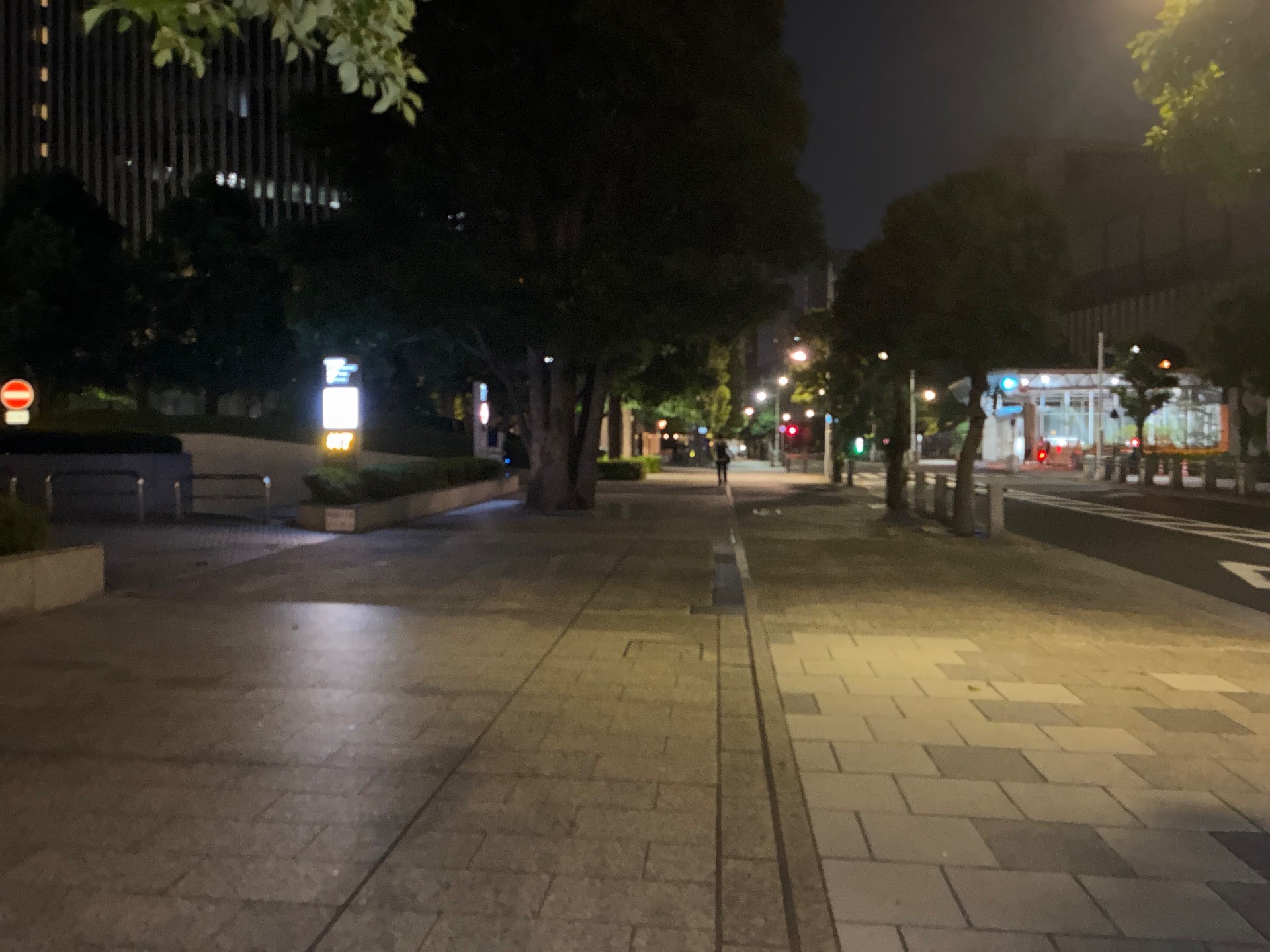山王パークタワー駐車場 の写真 1