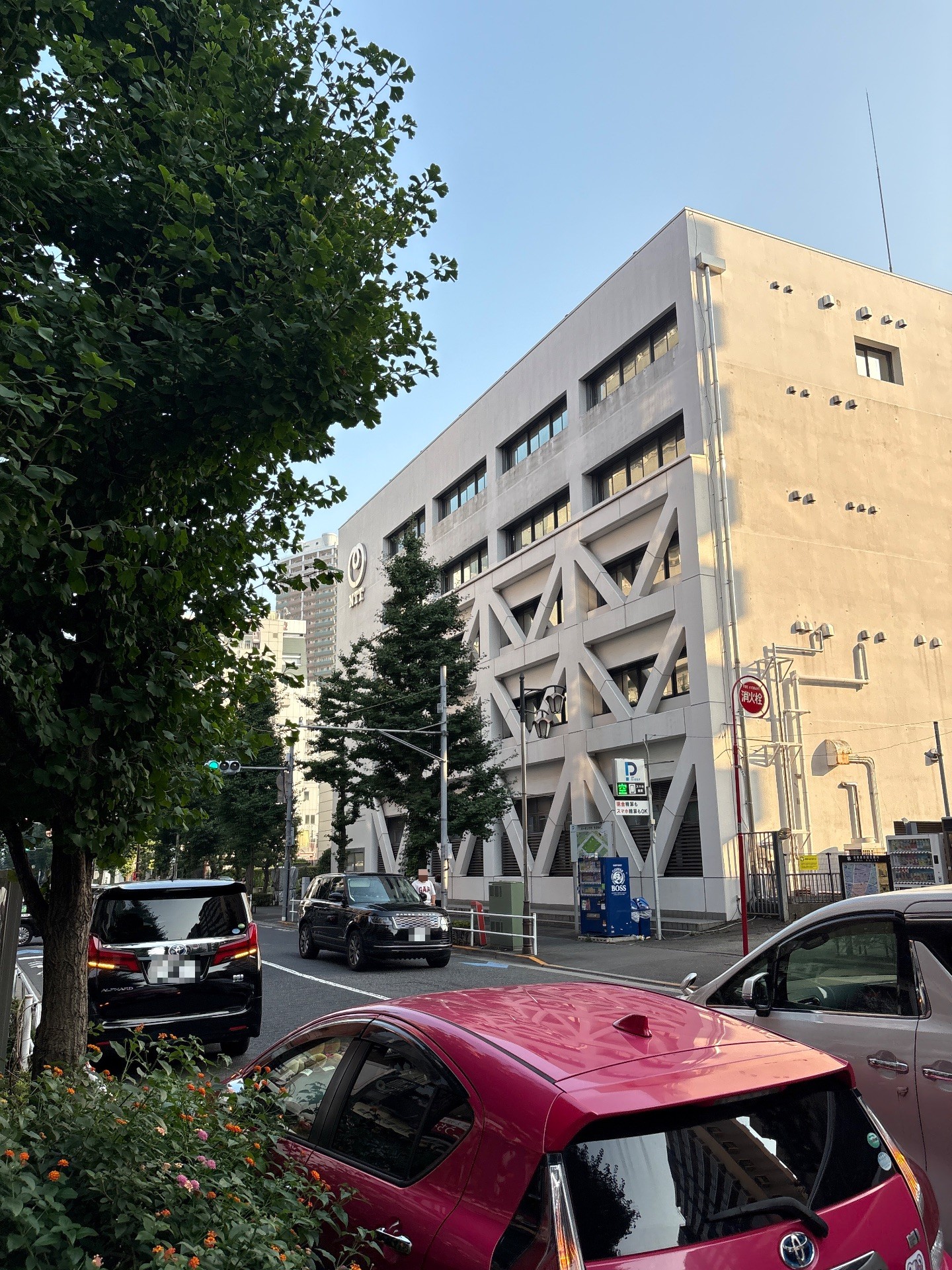 NTTル・パルク新宿第2駐車場 の写真 1