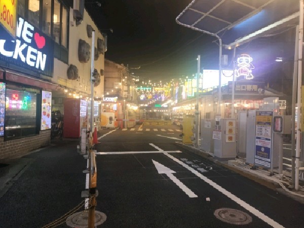 タイムズドン・キホーテ新宿店駐車場 の写真 2