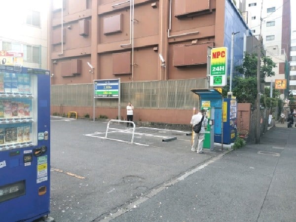 NPC24H新宿5丁目第2パーキング の写真 1