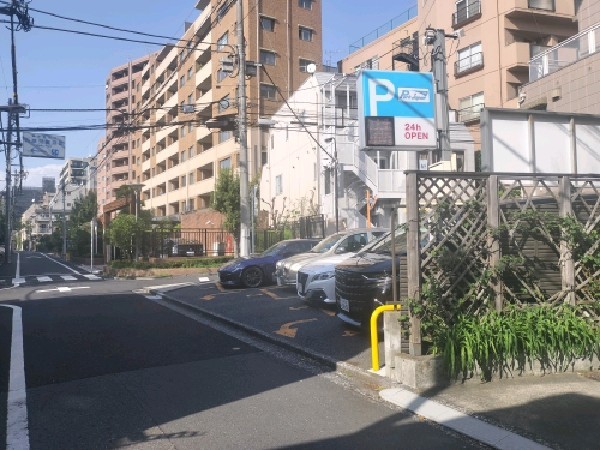 パークジャパン内藤町第1駐車場 の写真 1