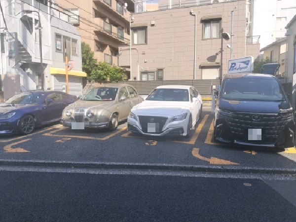 パークジャパン内藤町第1駐車場 の写真 2