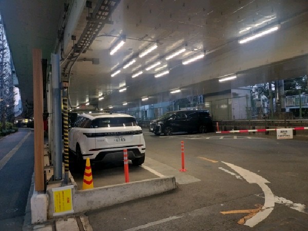 首都高 千駄ヶ谷駐車場(Cブロック入口) の写真 2