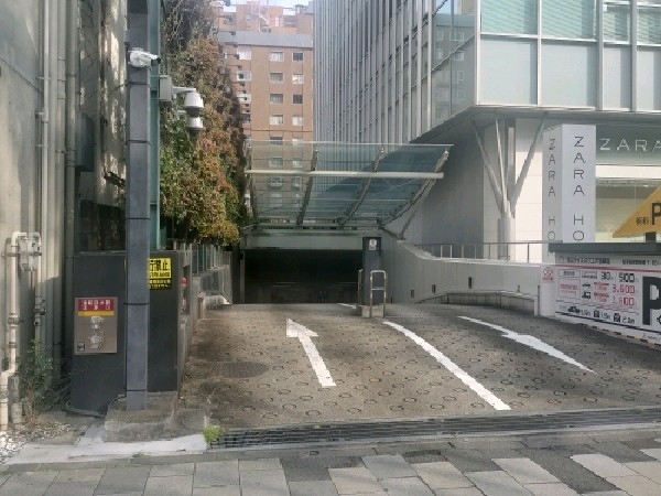 青山ライズスクエア駐車場 の写真 2