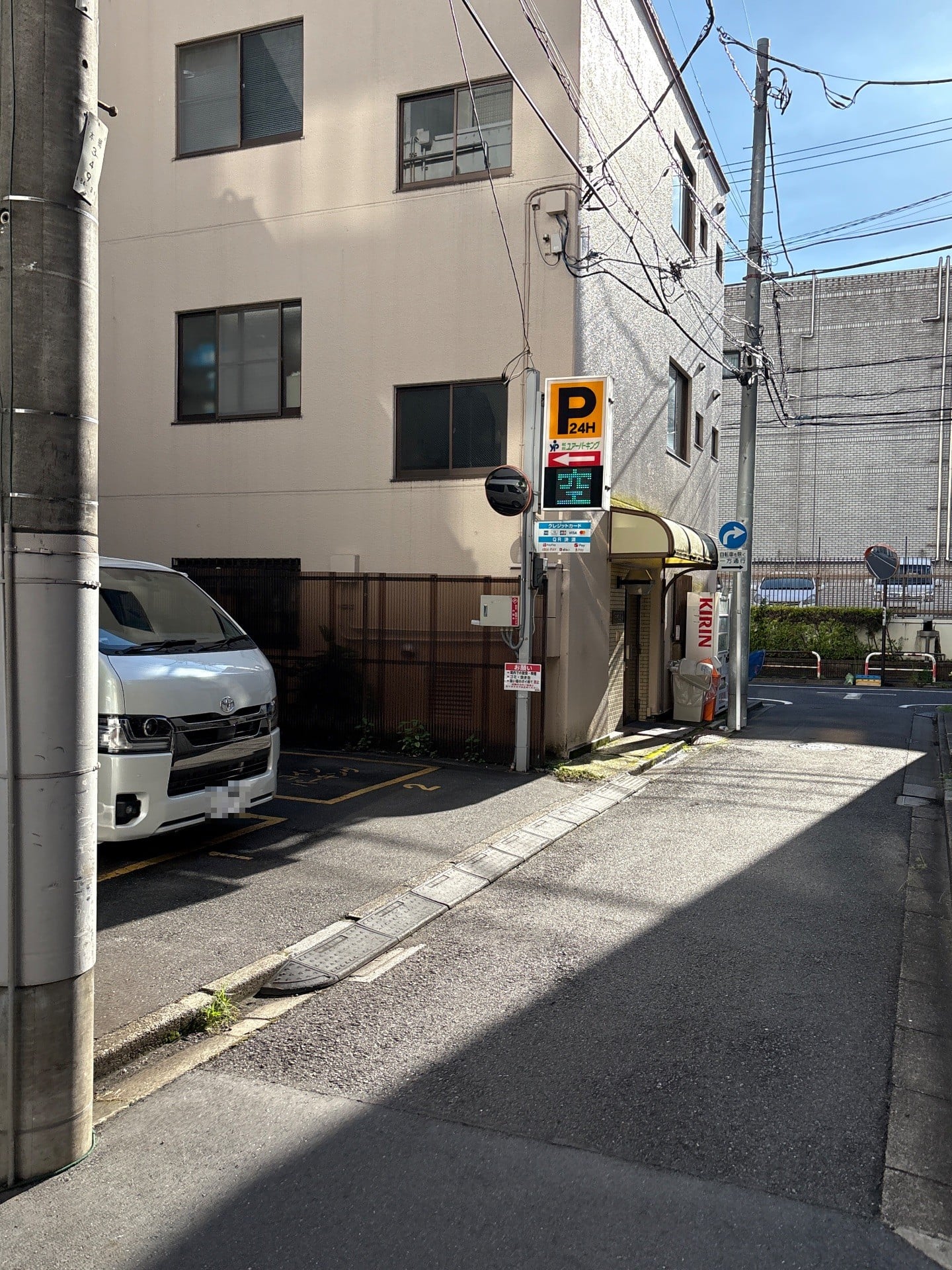ユアー・パーキング本郷第1駐車場 の写真 1
