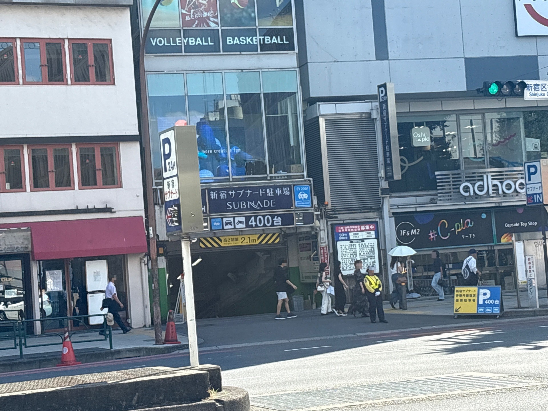 新宿サブナード駐車場 の写真 1