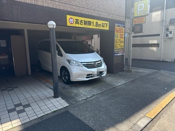 ウエストパーキング東麻布1丁目 の写真 2