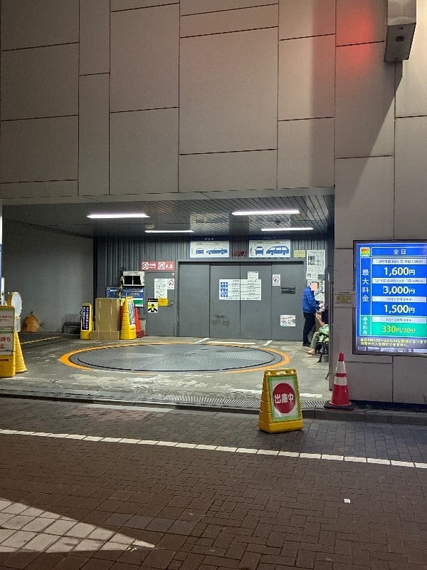 NPC24Hストラータ銀座パーキング の写真 2