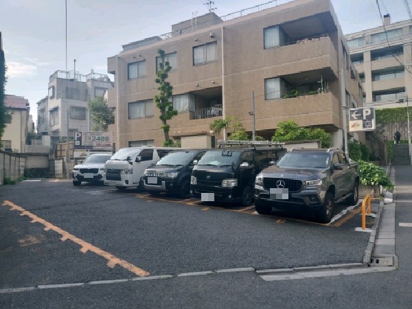 ユニマットパーキング西麻布4丁目第1 の写真 1