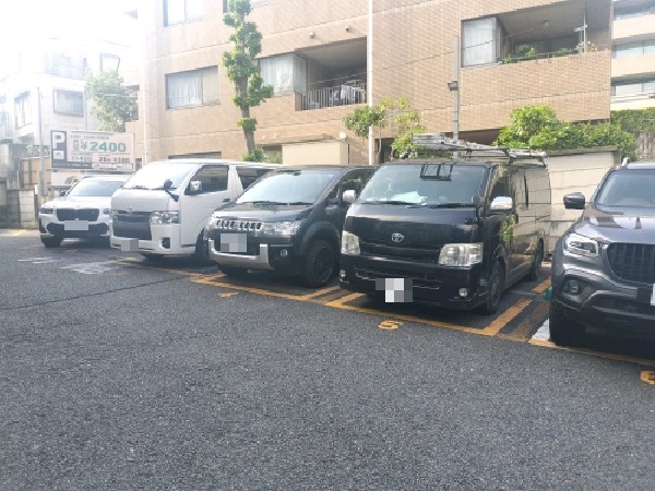 ユニマットパーキング西麻布4丁目第1 の写真 2