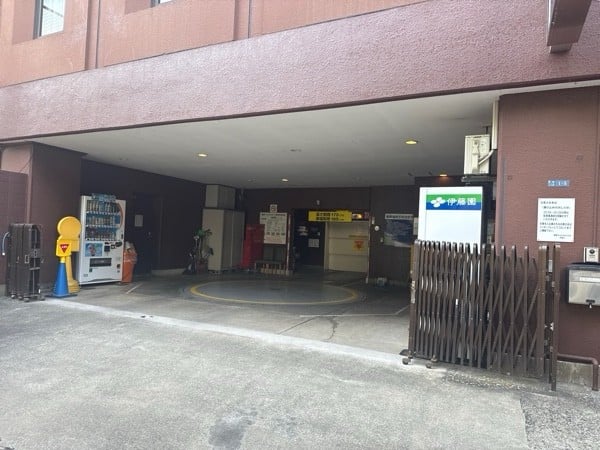 銀座キャピタルホテル茜有料駐車場 の写真 2