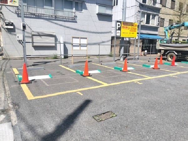 ユニマットパーキング北青山1丁目第1 の写真 2