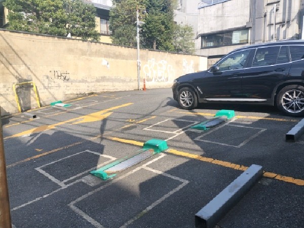 神宮前5丁目パーキング の写真 2