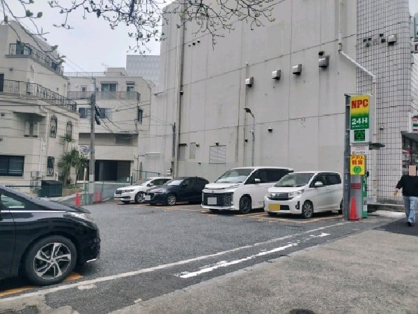 NPC24H代々木駅前パーキング の写真 1