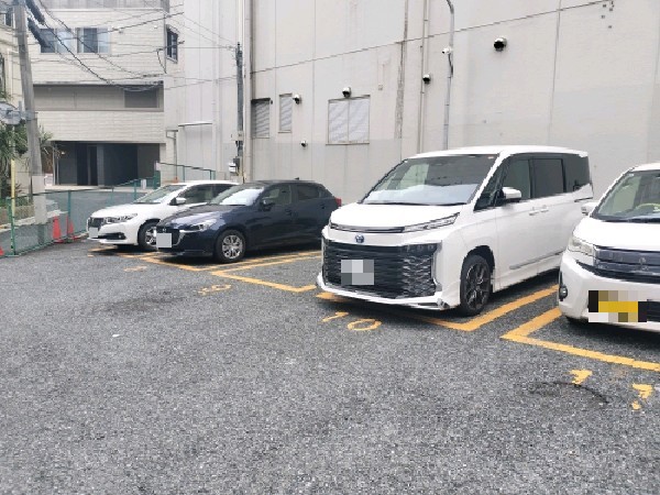NPC24H代々木駅前パーキング の写真 2