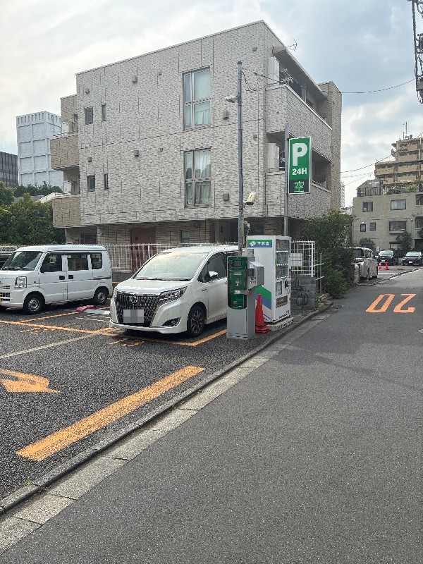 LRD西新宿第1パーキング の写真 1