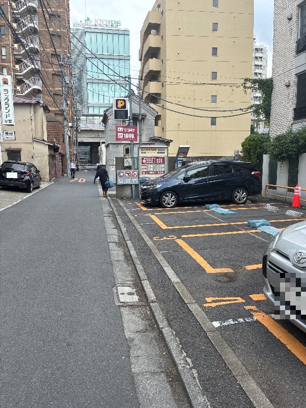 コインパーク西新宿3丁目 の写真 1