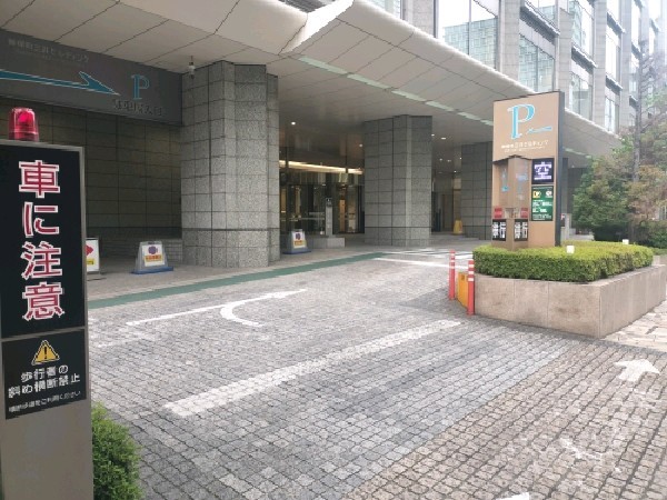 リパーク神保町三井ビルディング駐車場 の写真 1