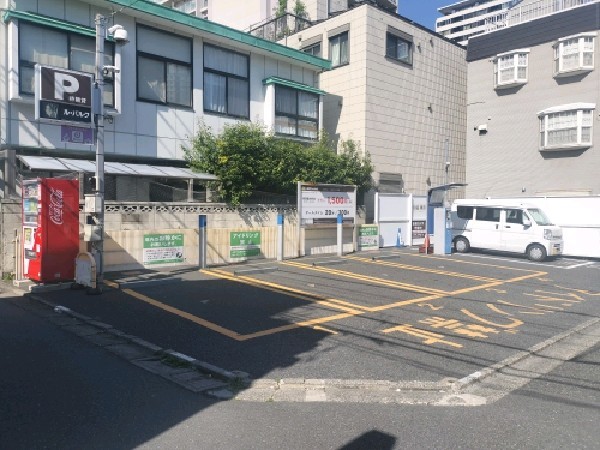 NTTル・パルク南青山1丁目第1駐車場 の写真 1