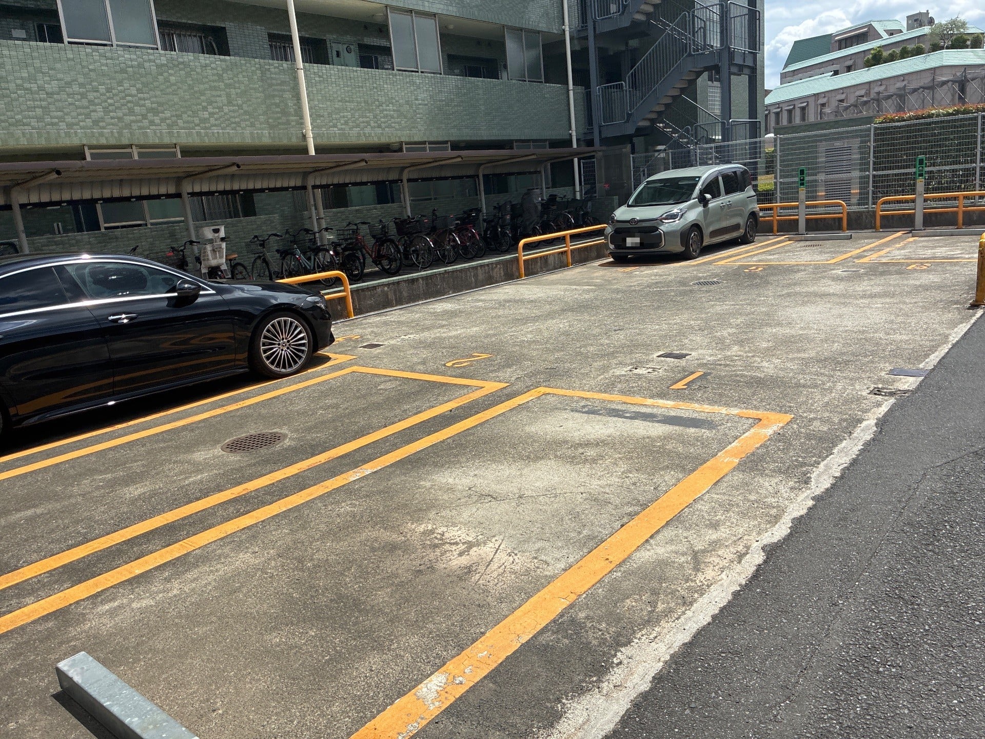 NPC24H目白3丁目パーキング の写真 2