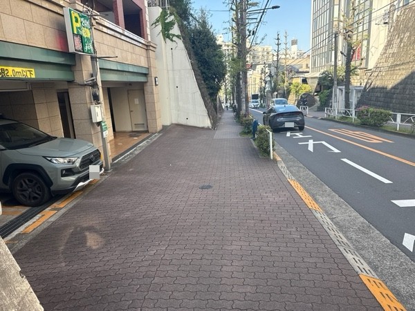 エイブルパーキング東山1丁目 の写真 1