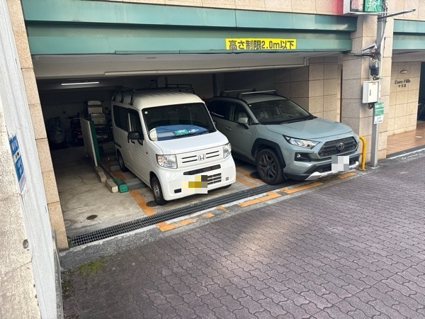 エイブルパーキング東山1丁目 の写真 2