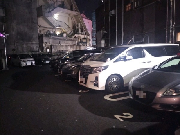 タイムズ六本木交差点東 の写真 2
