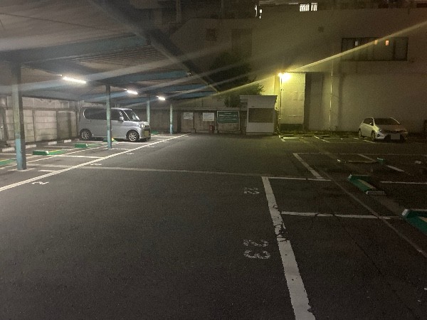 三徳新宿本店 駐車場 の写真 2