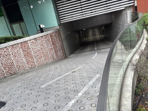 JR神田万世橋ビル駐車場 の写真 1