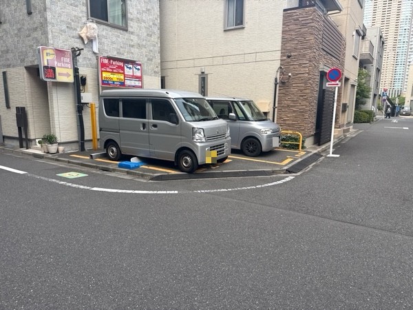 ファイン・パーキング湊第2 の写真 2