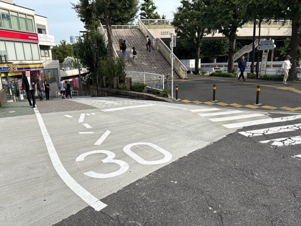 信濃町駅前 時間貸駐車場 の写真 1