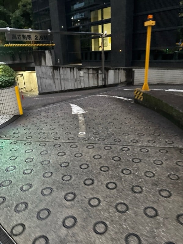 アイ・タウン地下駐車場 の写真 1