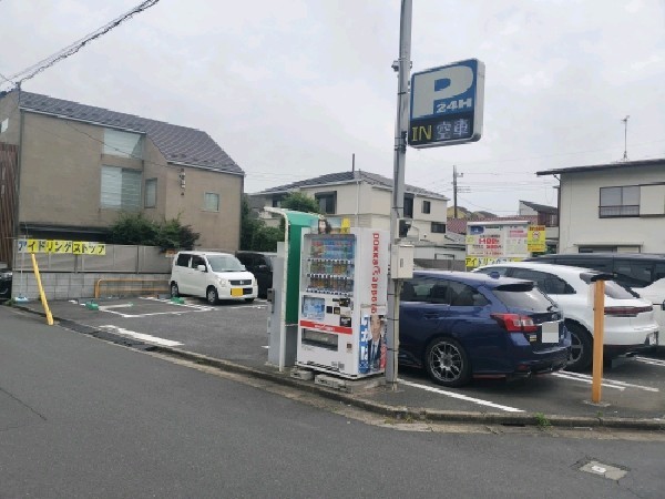 Parking-J 代沢 の写真 1