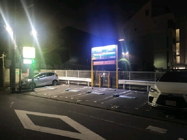 NPC24H千駄ヶ谷1丁目第2パーキング の写真 1