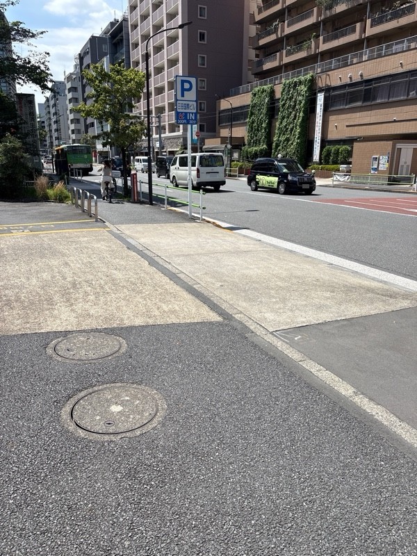 三田国際ビル駐車場 の写真 1