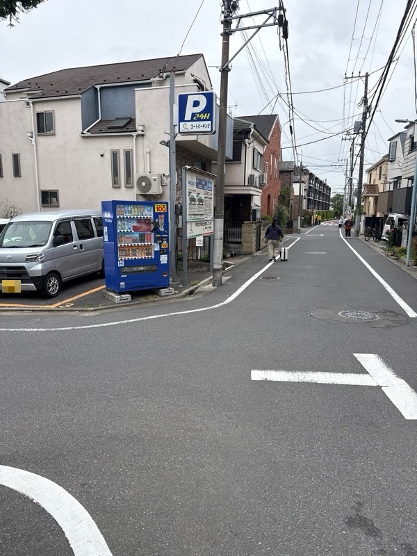 コートリビング下目黒6丁目駐車場 の写真 1