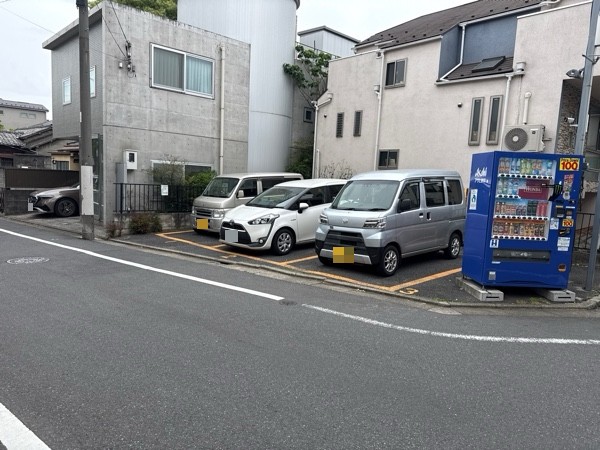 コートリビング下目黒6丁目駐車場 の写真 2