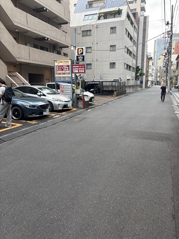 コインパーク千代田猿楽町1丁目 の写真 1