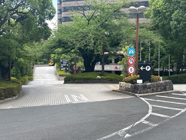 御殿山トラストタワー駐車場 の写真 2