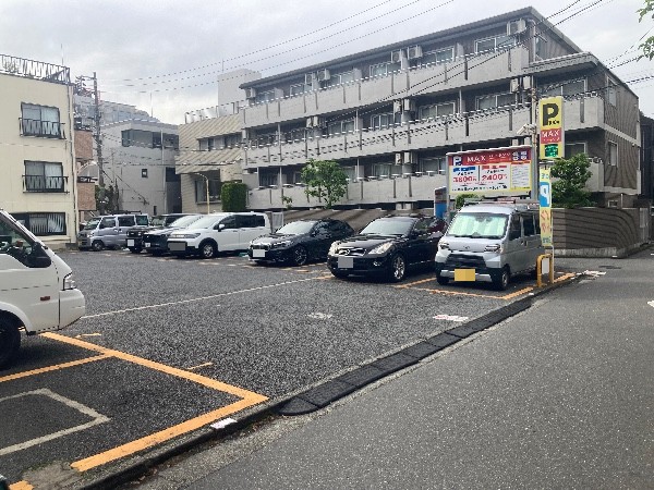 神宮前2丁目パーキングパート3 の写真 1