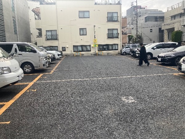 神宮前2丁目パーキングパート3 の写真 2
